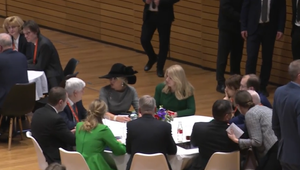 Holandský kráľovský pár pokračuje v návšteve Slovenska. Stretli sa aj s rodinou obetí streľby v Teplárni