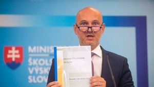 Gröhling chce zmenu školskej dochádzky: Žiaci by mohli opakovať ročník najviac dvakrát