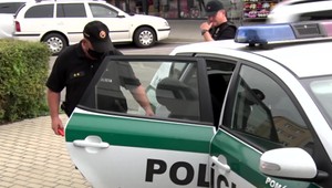 V nákupnom centre muž vybiehal z kabínky nahý a ukájal sa. Za tento čin už pozná trest