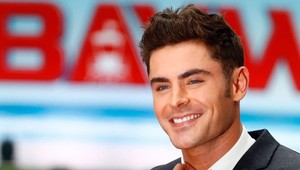 Zac Efron má novu frajerku! Uhádnete s kým začal chodiť?