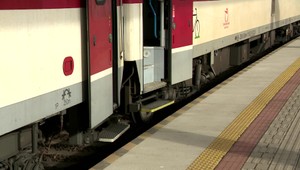 Tragédia na železničnej trati: Podľa rušňovodiča žena sedela na koľajisku a nereagovala na jeho trúbenie