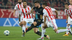 Giroud hetrikom vystrelil Arsenalu postup, ďalej i Chelsea
