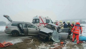 Vážna dopravná nehoda si vyžiadala dve obete. V aute sedelo aj dieťa