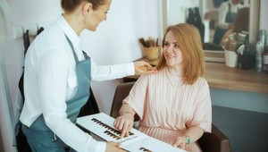 TOP farba vlasov, ktorá vás okamžite rozžiari: Tento odtieň je veľkým jarným hitom