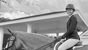 Vychádzajúcu športovú hviezdu SMRTEĽNE zranil kôň