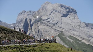 TdF: Kráľovská etapa cez štyri štíty Pyrenejí pre Voecklera