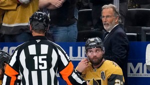John Tortorella vo Vegas končí, trénerskú kariéru však na klinec ešte nevešia