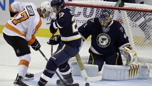 Kvarteto Slovákov s asistenciami, Halák odštartoval víťazne