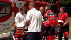 Mladík havaroval s alkoholom v krvi. Spolujazdcov museli odviezť do nemocnice