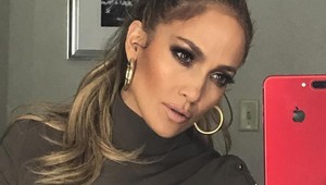 V krajších ste ju nevideli: Jennifer Lopez si obliekla šaty, z ktorých padnete na zadok