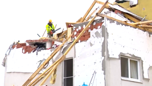 Bytovku po výbuchu začali demolovať. Všetko komplikuje počasie