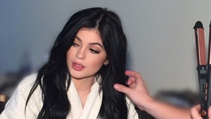 Chceš mať krásnu hrivu ako Kylie Jenner? Tento TRIK ti pomôže
