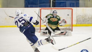 Známy hokejista prekvapil farebným účesom