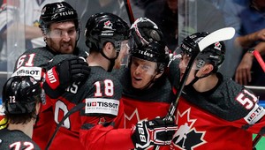 Kanaďania do finále proti Fínom, Čechov čaká súboj o bronz