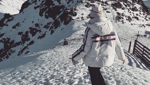 Najdrahší outfit v Tatrách? Túto Slovenku by ste medzi ostatnými ženami neprehliadli