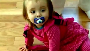 Olivii (1) prešla cez oko ceruzka a zarezala sa do mozgu