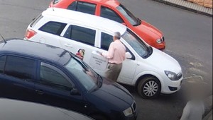 Novozvolený poslanec má na krku problém. Exprimátor ho videl v aute s volebnou urnou