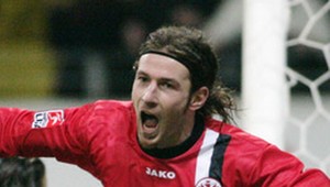 Amanatidis prefackal ženu, pretože nevedela zaparkovať