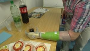 Muž, čo neumýva riad. Je to jeho jediná výhoda