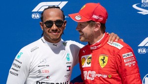 Najlepším jazdcom dekády Hamilton. V tesnom závese Vettel