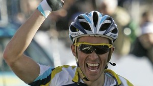 Slučka okolo cyklistu Contadora sa sťahuje