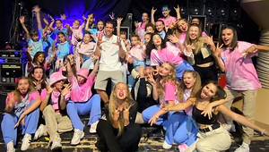 Narodeninová mega šou tanečnej školy! Desiatky tanečníkov a Spirit a Čírová ako čerešničky!