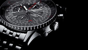 Vystúpte do výšok s náramkovými legendami: Breitling Navitimer!
