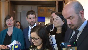 Tlačová beseda: Strana PS o vykázaní poslankyne