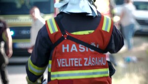 Silná búrka v Dubnici nad Váhom: Vietor strhol strechu v súkromnej firme