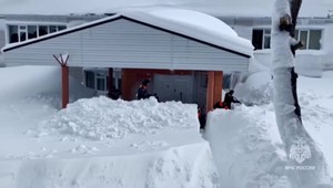 Na Kamčatke nasnežilo najviac za posledných 30 rokov. Z domov sa museli vyhrabať lopatami
