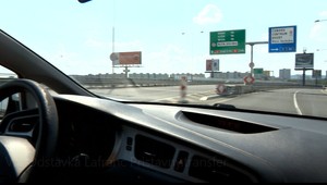 Vodič chcel pomôcť šoférovi v núdzi. Odtiahol mu auto, ale jeho nechal na diaľnici