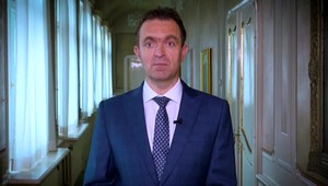 Strany vyzývajú na Aláčovo odvolanie, premiér chce počkať na rozhodnutie súdov