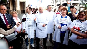 Protest zdravotníkov. NR SR im chce obmedziť právo na štrajk
