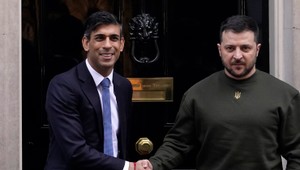 350. deň na Ukrajine: Zelenskyj prvýkrát od začiatku ruskej invázie navštívil Veľkú Britániu