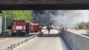 Nehoda väzenského autobusu. Zomrel jeden človek
