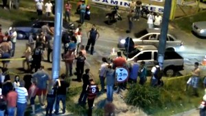 Opilec zrazil muža (†31), 6 kilometrov ho viezol na kapote