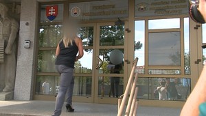 Šátorova exmanželka má strach o seba aj dieťa, chcú jej majetok...