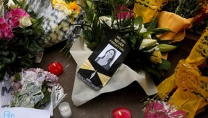 Vláda ponúka milión za informácie o vrahovi novinárky. Tisíce ľudí demonštrujú