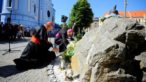 Návšteva z Vatikánu. Kardinál Burke sa o Bezákovi baviť nechcel
