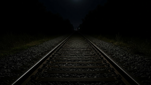 Železnicu poškodil výbuch, podľa poľského premiéra ide o sabotáž