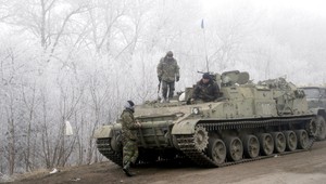 Na východe Ukrajiny sa stále strieľa, bojuje sa o Debaľceve