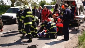 Policajt bojuje o život. Na diaľnici ho brutálne zrazil vodič