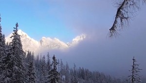 Turisti, pozor! V Tatrách je 3. stupeň lavínového nebezpečenstva
