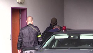 Bývalý starosta Záhorskej Vsi obvinený z útokov na rómskej rodiny do väzby nepôjde