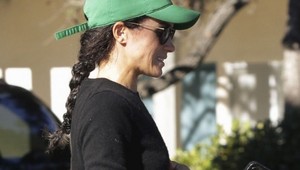 Extrémne štíhla a nohy ako paličky: Paparazzi odfotili Meghan Markle po škandalóznom odhalení