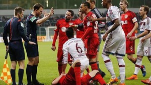 Preskočilo mu? Thiago brutálne skopol súpera, potom rozhodol