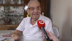 Bez rúk neznamená bez snov! Jozef (90) z Medzilaboriec dokazuje, že život sa dá žiť naplno
