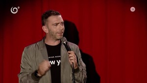 Stand-up komik Michael Szatmary o extrémistickom útoku v Bratislave: Tentoraz som mal ja aj moja dcéra šťastie