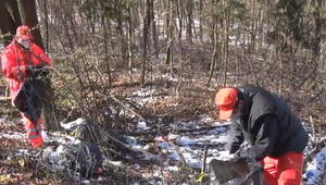Plienky, kuchynský odpad, pneumatiky či nebezpečné látky. Po motoristoch likvidujú všetko možné