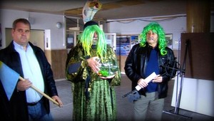 Vodníci na úrade. S rybičkami prišli až z Domaše...